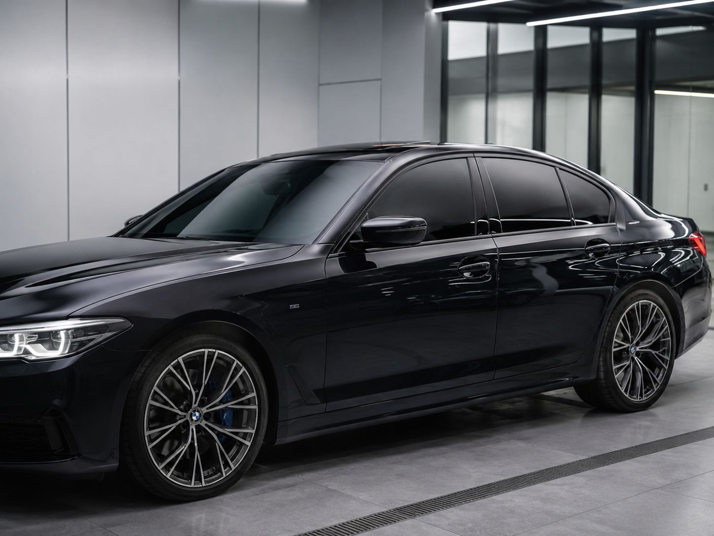 日常通勤车辆窗膜与局部车衣组合交付